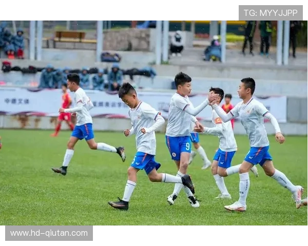 俱乐部青训小将首秀时刻，梦想成真瞬间