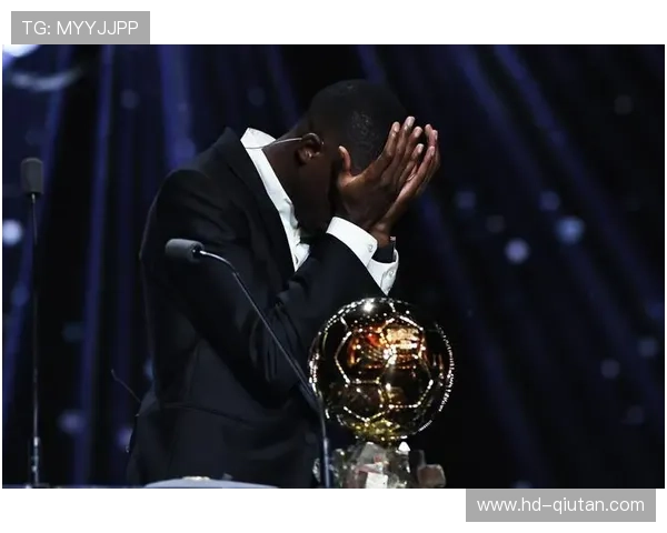 巴黎圣日耳曼3-0完胜里尔，登贝莱双响助球队登顶