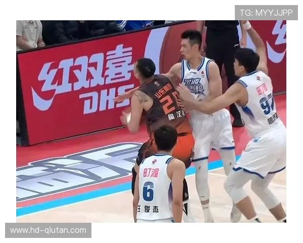 山东男篮场均24.3次犯规联盟最多，反映侵略性防守策略
